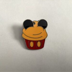 Disney Pin 82948 Mickey Mouse Mini-Pin Character Cupcake 2011 Authentic (P)